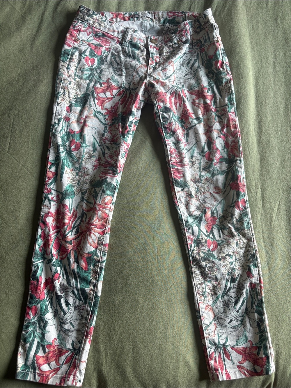 RW & co Floral Print Women’s Jeans - Pink & Green capris
